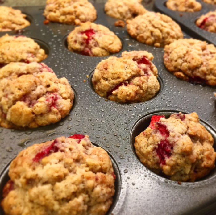 strawberry mini muffins