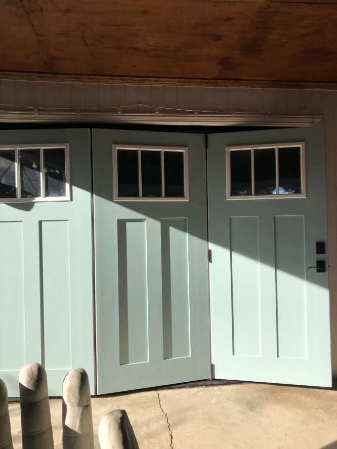 Accordion garage doors