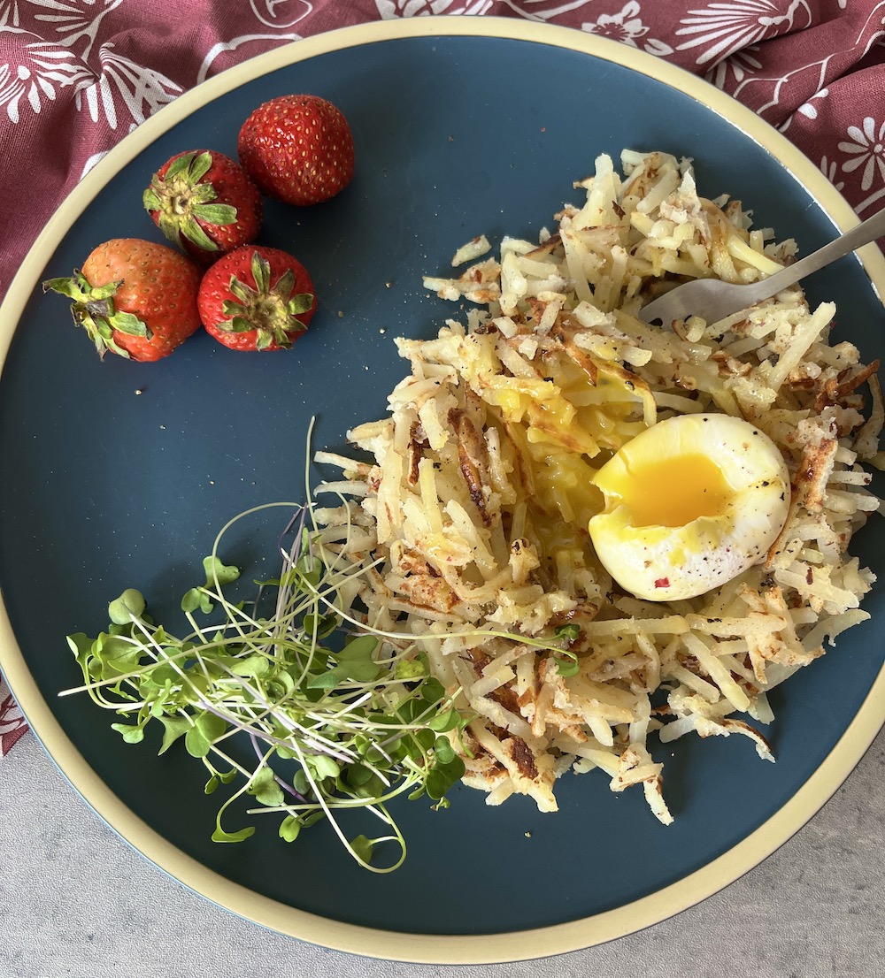 eggs benedict hash browns
